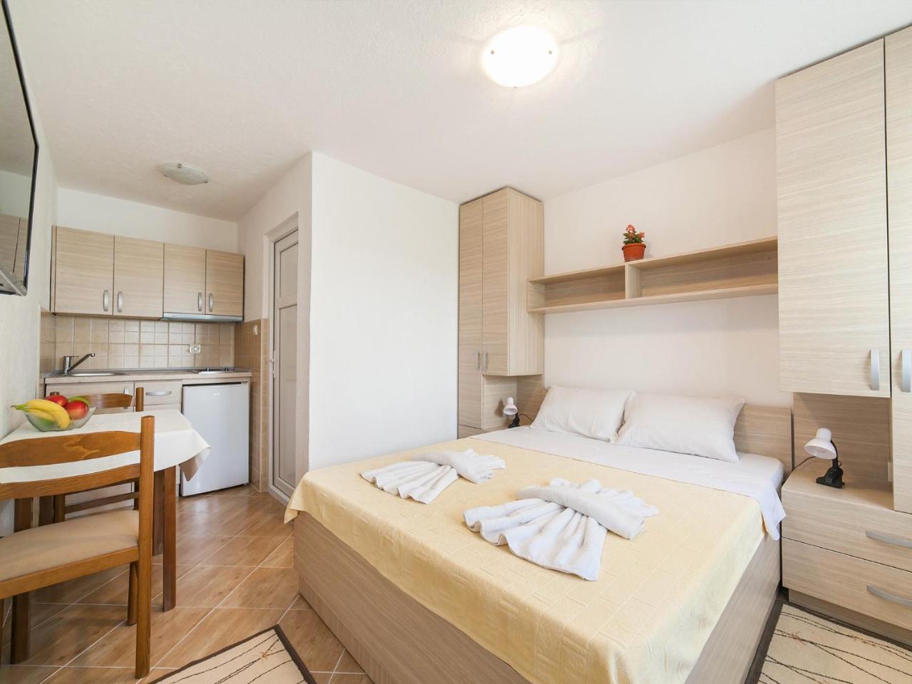 Hana Accommodation Sveti Stefan Exterior photo